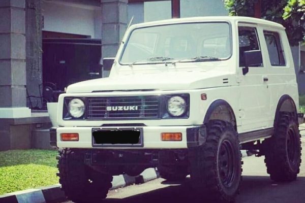 Review Mobil Suzuki SJ410 Terbaik untuk Perjalanan Off-Road
