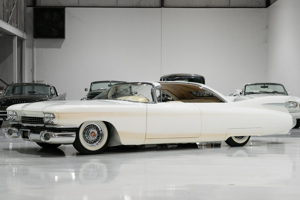 Mobil ADILLAC Coupe de Ville 1959: Elegan dan Klasik