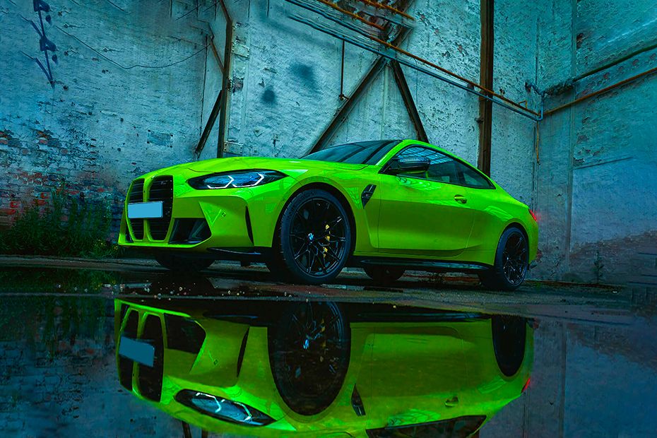 Mobil BMW M4 Coupe: Performa dan Desain Sporty yang Menggoda