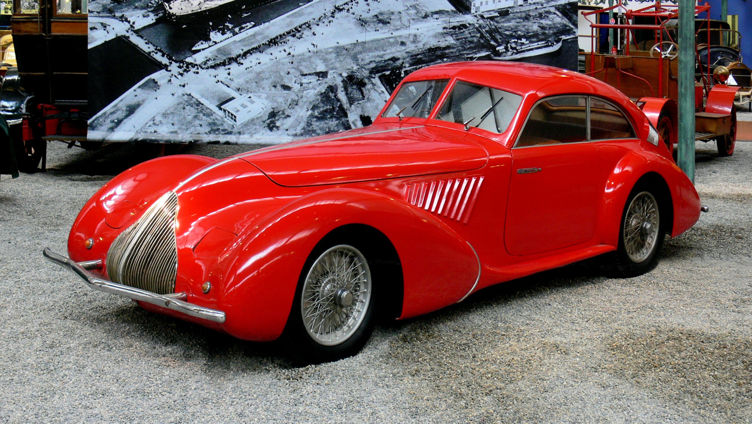 Mobil Alfa Romeo 8C 2900: Ikon Mobil Sport Klasik Italia
