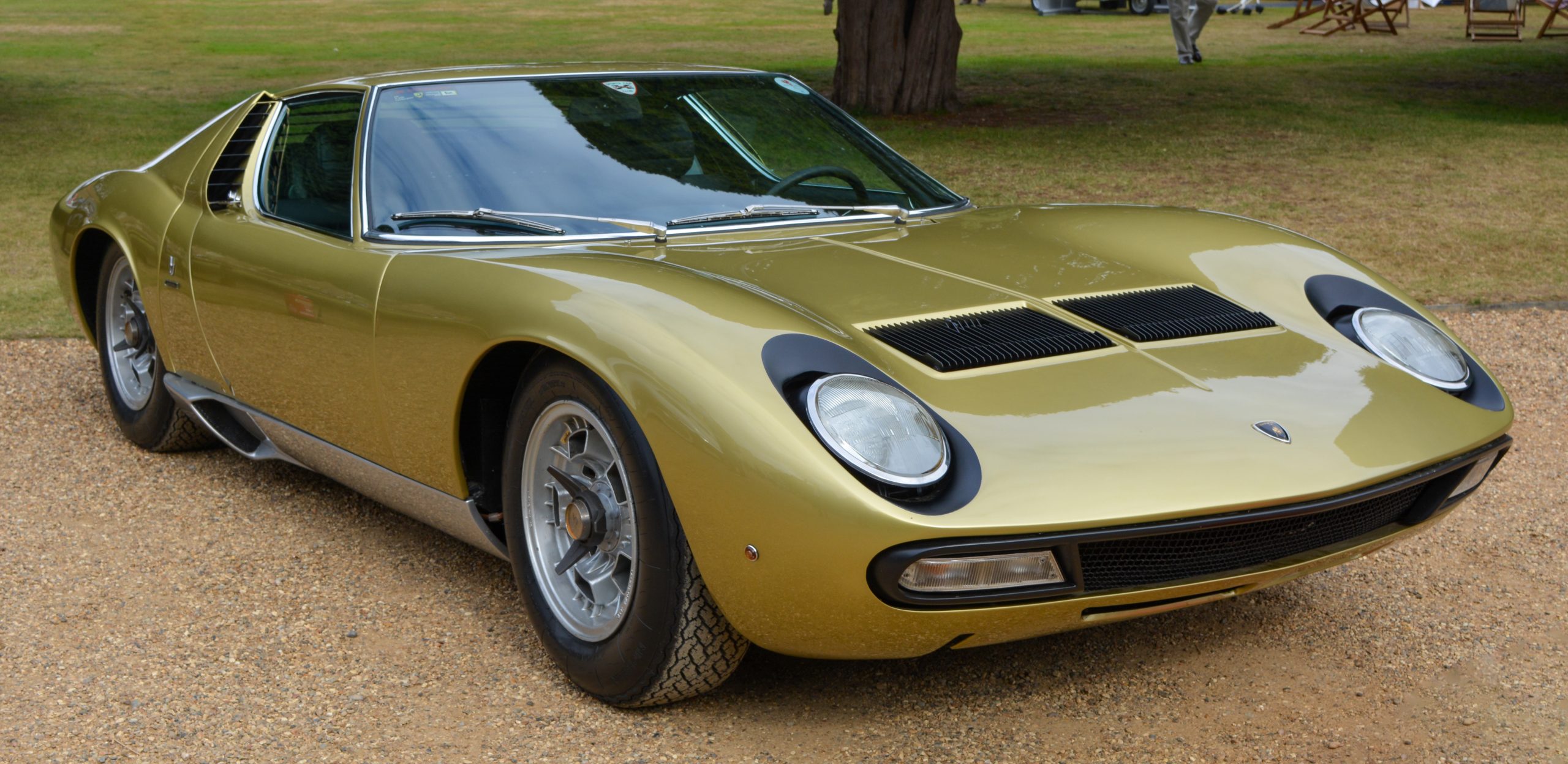 Mobil Lamborghini Miura (1966–1972): Ikon Supercar Legendaris
