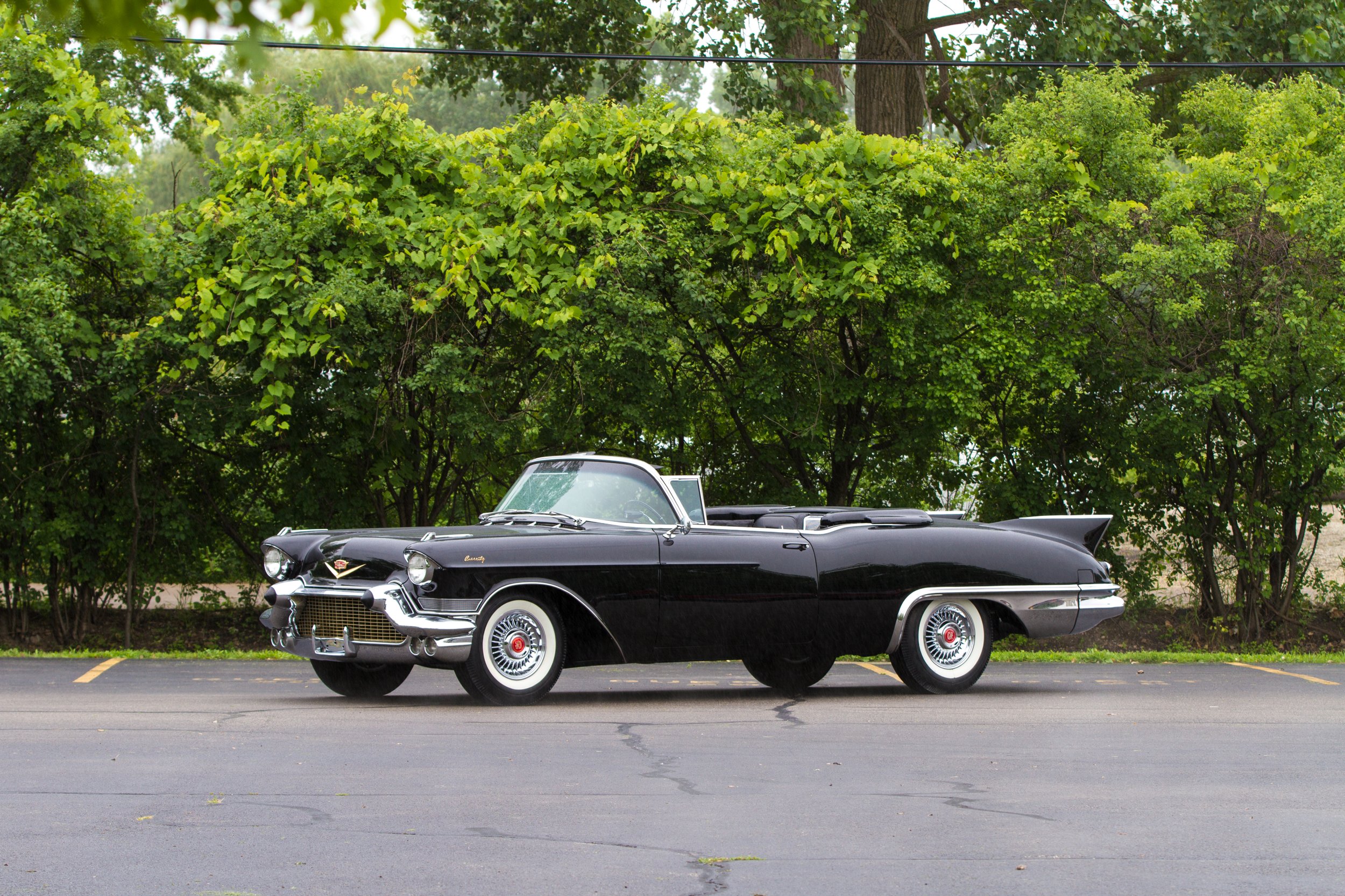 Mobil Cadillac Eldorado Biarritz: Elegan dan Legendaris